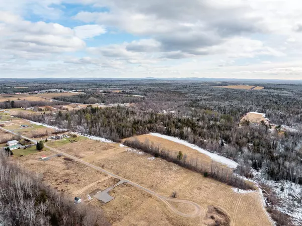 007-018 Indian Heights DR, Saint Albans, ME 04971