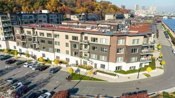150 Henley Pl #404, Weehawken Twp., NJ 07086