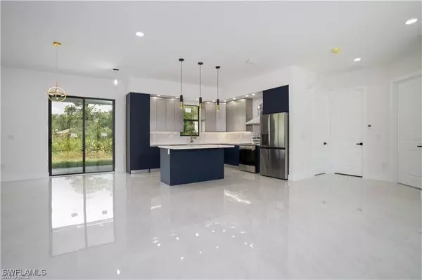 3000 47th ST W, Lehigh Acres, FL 33971