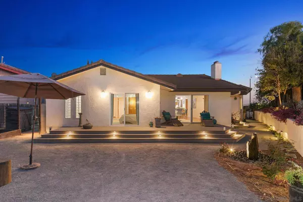 3800 Carbo Ct, La Mesa, CA 91941