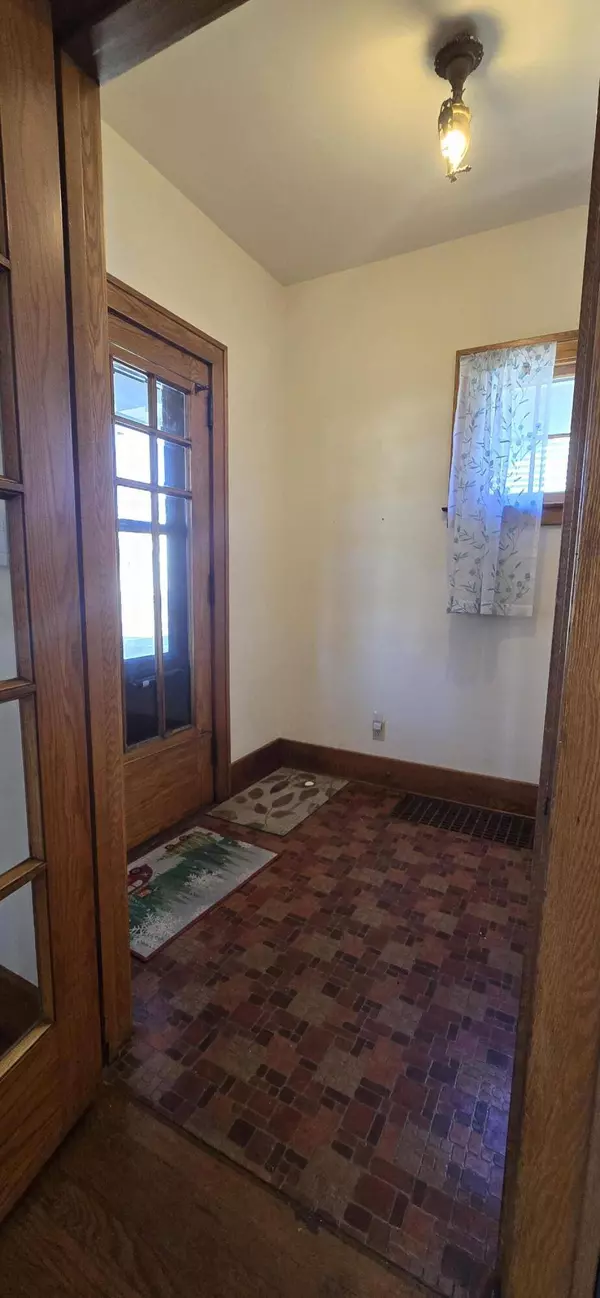 762 Leonard NE Street, Grand Rapids, MI 49503