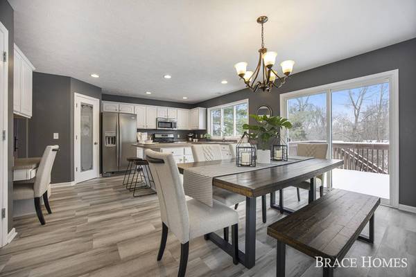 3415 Mason Ridge NE Drive, Grand Rapids, MI 49525