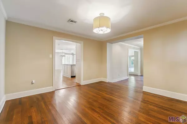 1744 Longwood Dr, Baton Rouge, LA 70808