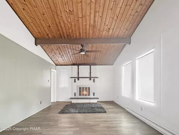 8535 Bumble Bee WAY, Tobyhanna, PA 18466