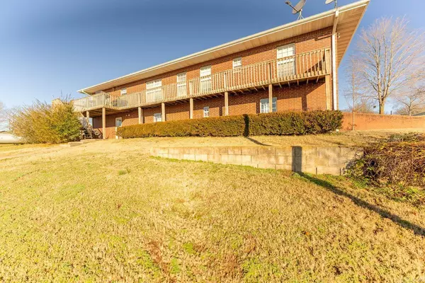 9044 MO 142 E., Thayer, MO 65791