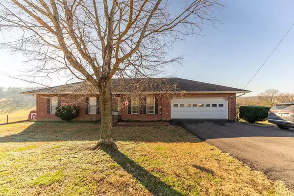 9044 MO 142 E., Thayer, MO 65791