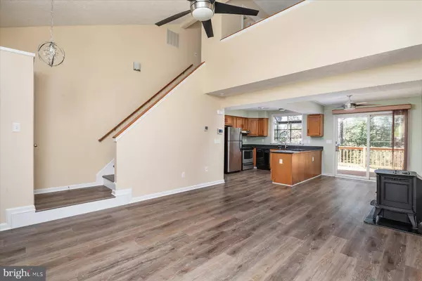 7708 WOODLAWN AVE, Pasadena, MD 21122