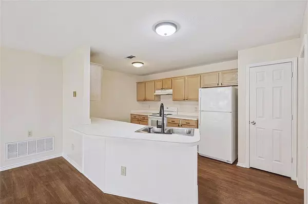 819 Ash Grove Drive, Desoto, TX 75115