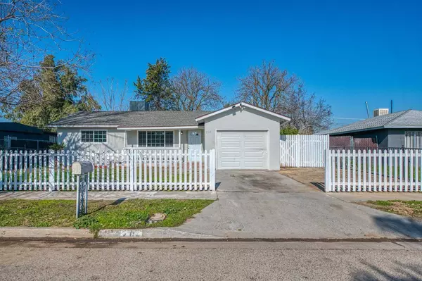 204 W Kaviland AVE, Fresno, CA 93706