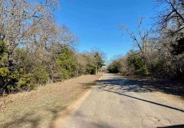 7611 E Saddle Ln, Duncan, OK 73533