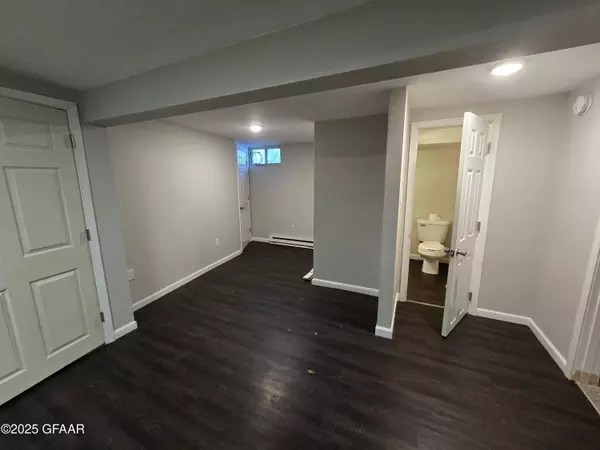 1824 5TH AVE N, Grand Forks, ND 58203