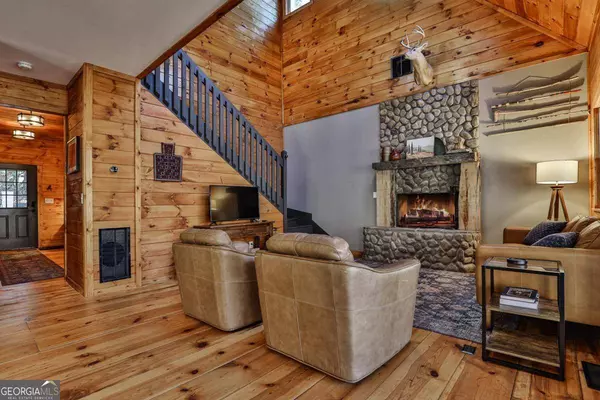 729 Poplar Hollow RD, Ellijay, GA 30540