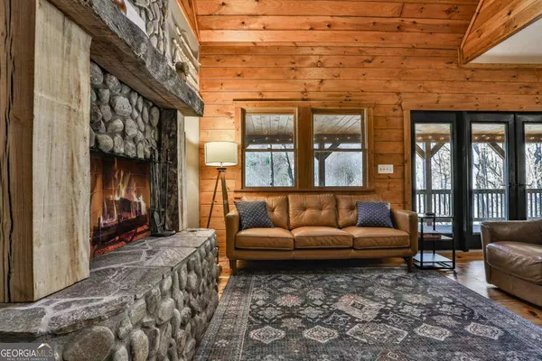 729 Poplar Hollow RD, Ellijay, GA 30540