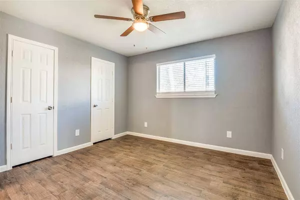 1728 Dynasty Drive, Glenn Heights, TX 75154