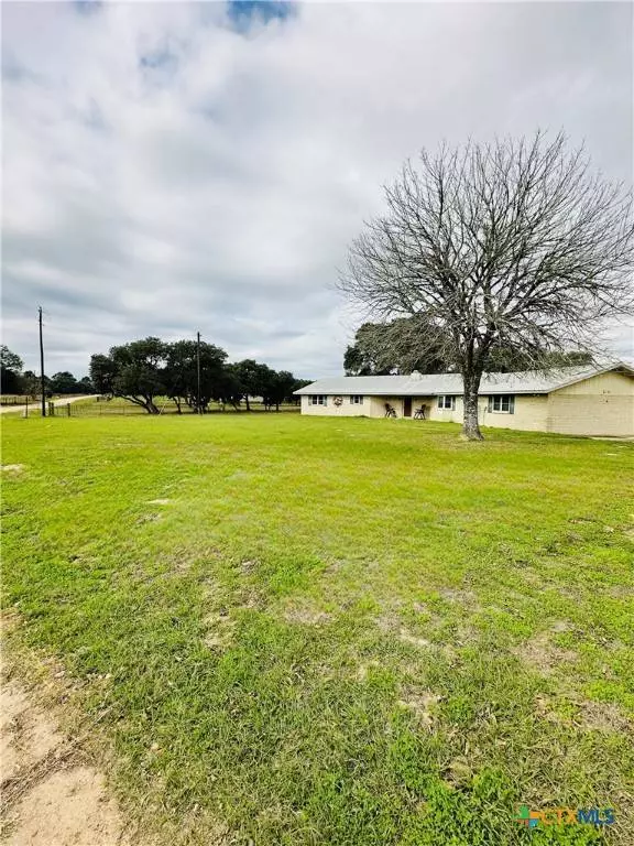 1012 County Road 157, Hallettsville, TX 77964