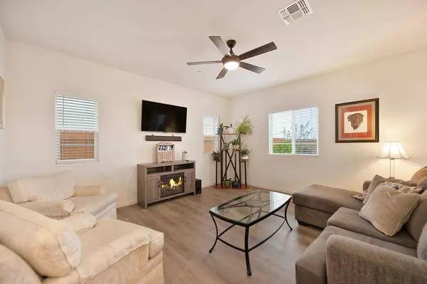 7201 Star Trail WAY, Roseville, CA 95747