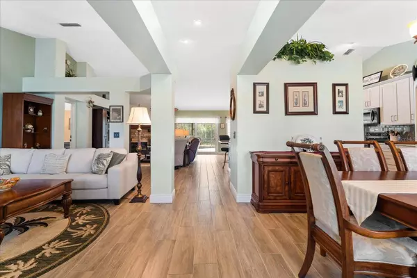 10 OCEAN PINES DR, Ormond Beach, FL 32174