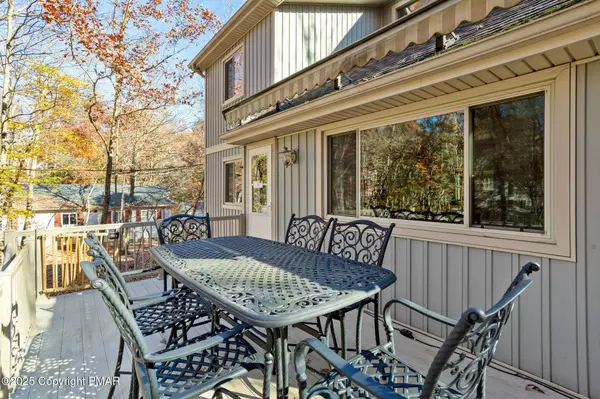 132 Keats LN, Albrightsville, PA 18210