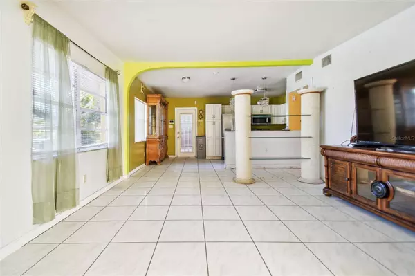 1905 E BROAD ST, Tampa, FL 33610