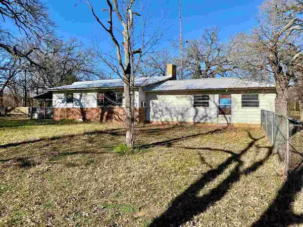 7611 E Saddle Ln, Duncan, OK 73533