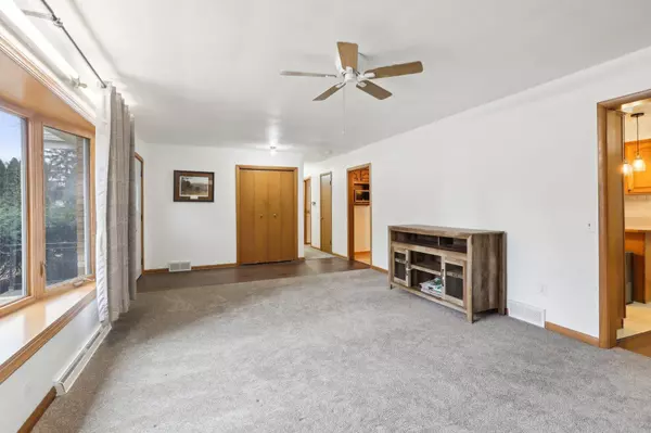 6509 Linden Circle, Windsor, WI 53598