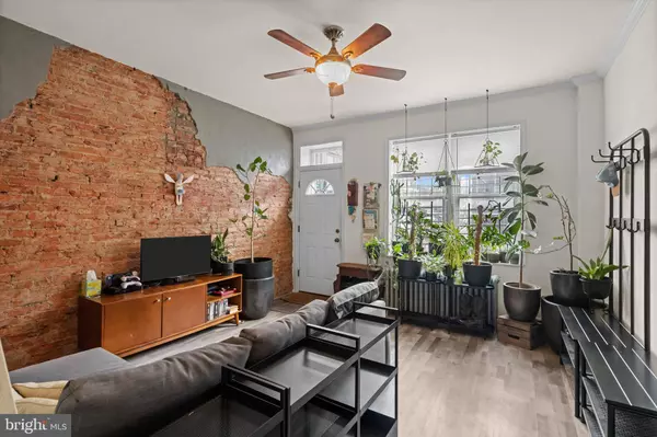 2028 E HUNTINGDON ST, Philadelphia, PA 19125