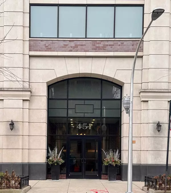 451 W Huron ST #908, Chicago, IL 60654