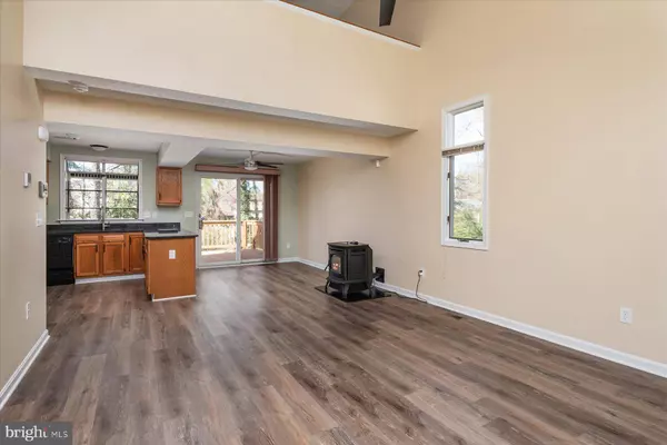 7708 WOODLAWN AVE, Pasadena, MD 21122