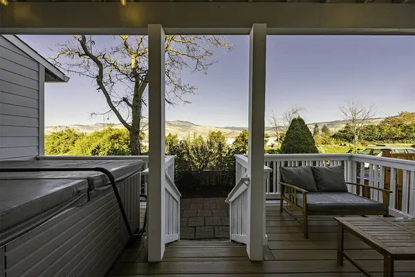 2713 Clay Creek WAY, Ashland, OR 97520