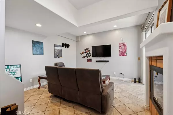 13351 Burbank BLVD #4, Valley Glen, CA 91401