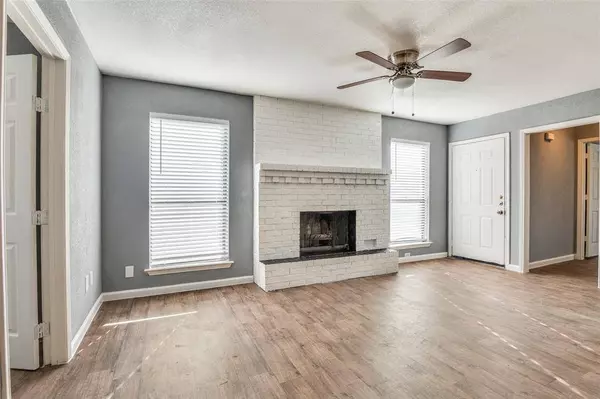 1728 Dynasty Drive, Glenn Heights, TX 75154