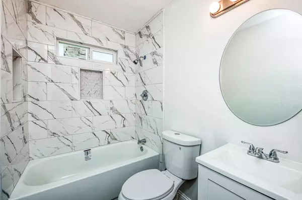 204 W Kaviland AVE, Fresno, CA 93706