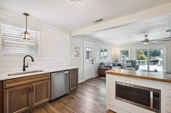 183 Seaside Drive, Gun Barrel City, TX 75156