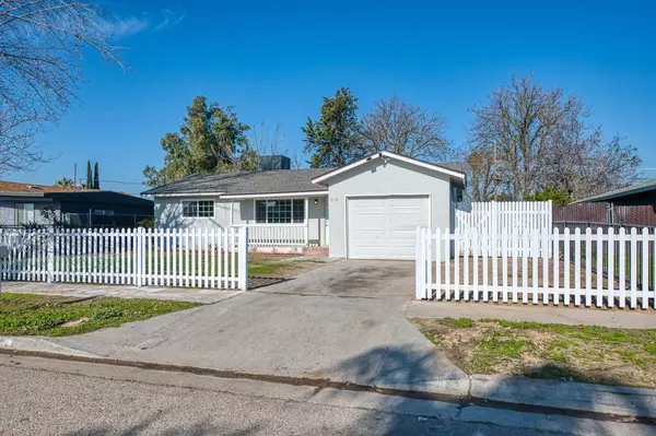204 W Kaviland AVE, Fresno, CA 93706