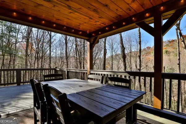 729 Poplar Hollow RD, Ellijay, GA 30540