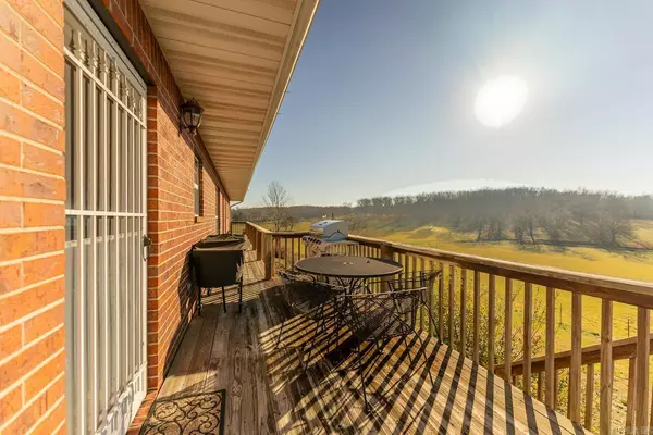 9044 MO 142 E., Thayer, MO 65791