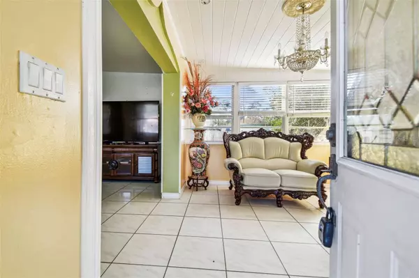 1905 E BROAD ST, Tampa, FL 33610