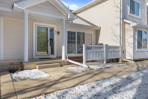 9300 Greenspire Drive #61, West Des Moines, IA 50266