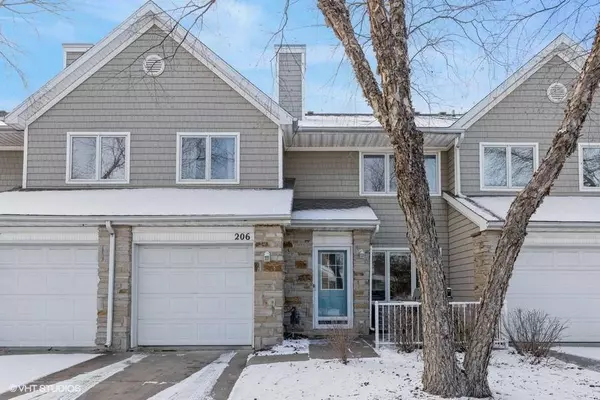 811 Burr Oaks Drive #206, West Des Moines, IA 50266