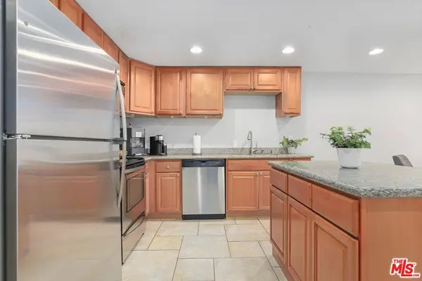 7132 N Marina Pacifica Dr, Long Beach, CA 90803