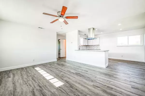 204 W Kaviland AVE, Fresno, CA 93706