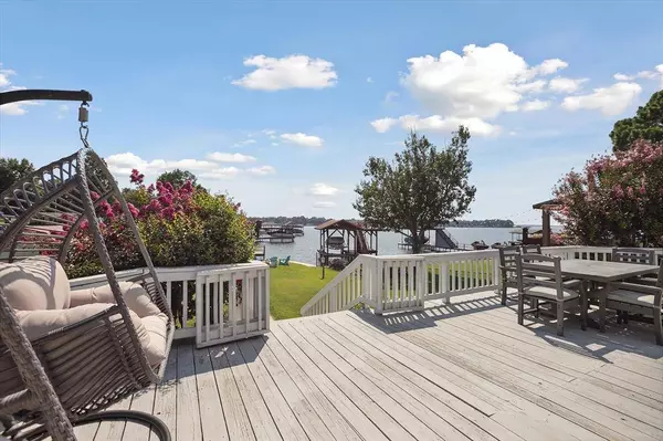 183 Seaside Drive, Gun Barrel City, TX 75156