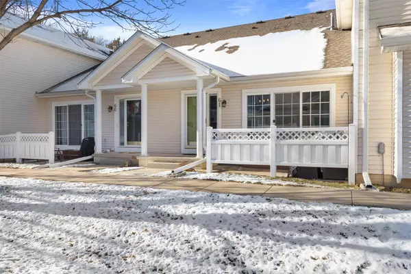 9300 Greenspire Drive #61, West Des Moines, IA 50266