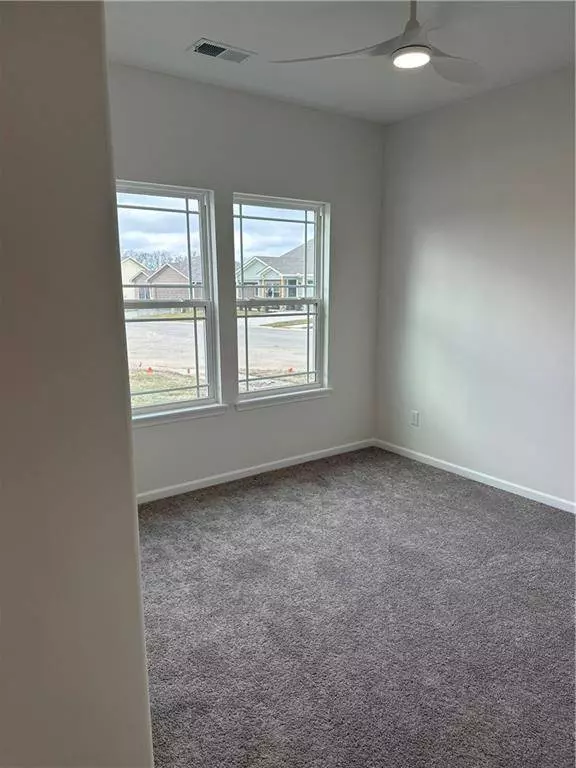 1315 NE Redwood CT, Oak Grove, MO 64075