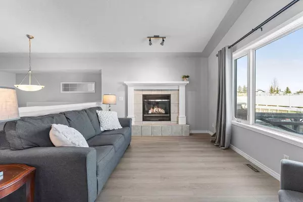 106 Creek Gardens PL NW, Airdrie, AB T4B 2P7