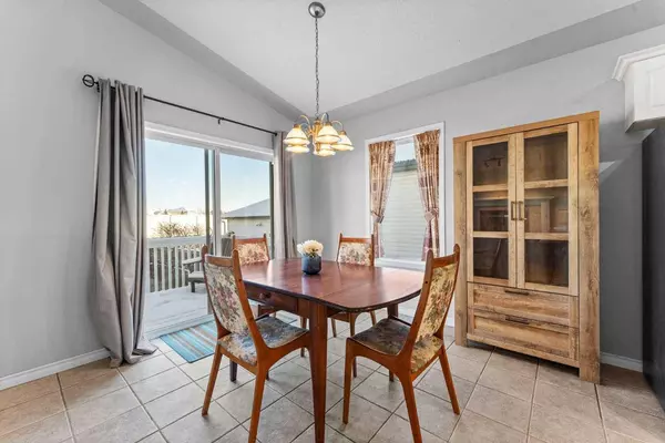 106 Creek Gardens PL NW, Airdrie, AB T4B 2P7