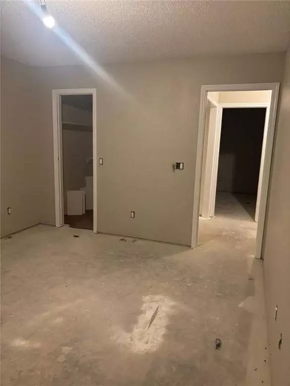 2102 S E St, Rogers, AR 72758