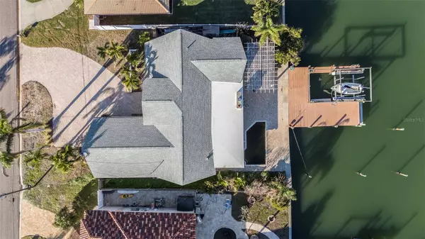 31 LEEWARD IS, Clearwater, FL 33767