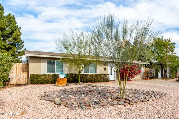 2704 E Fairmount Avenue, Phoenix, AZ 85016