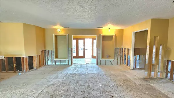 31 LEEWARD IS, Clearwater, FL 33767